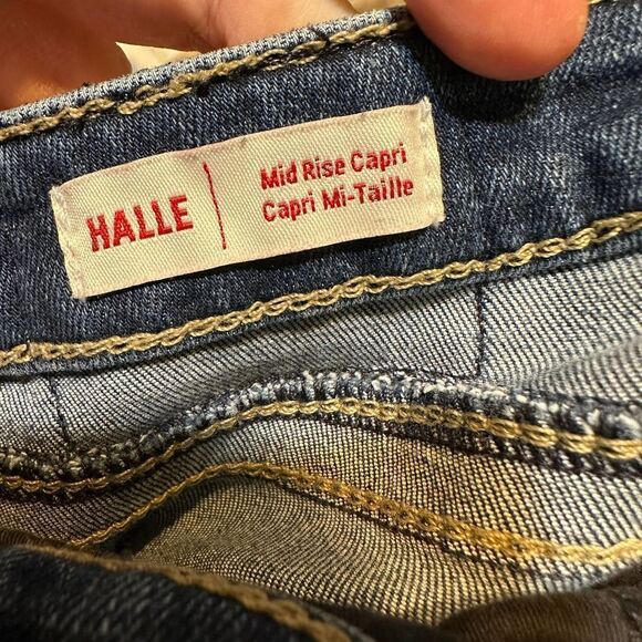 True Religion Halle Capri Distressed Jeans Size 29 - Picture 9 of 10